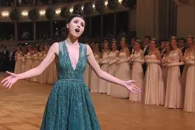 女高音纳福妮塔演唱《我亲爱的爸爸》，旋律舒缓，深情而动人图片