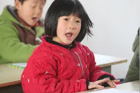 16岁男孩喊9岁女童来家“玩”，家有女儿，请别对她说“要听话”图片