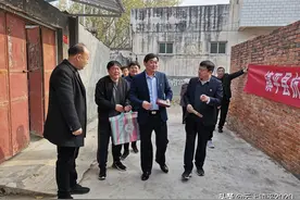 镇平县领导看望慰问抗美援朝老兵图片
