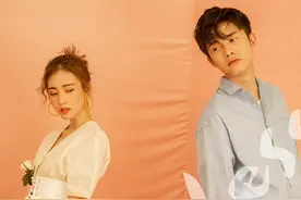 郑州婚纱摄影前十名哪家好？【乐可摄影】室内婚纱照流露真情图片