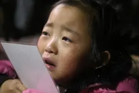 爸坐牢妈改嫁，六岁小女孩撑起三代之家，她的故事感动13亿人图片