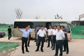 张福龙一行到菏泽牡丹区沙土镇调研重点项目建设图片