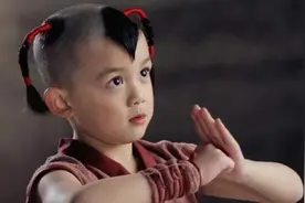 龙王逼死哪吒，太乙真人为何不敢救，你看龙王背后是谁图片