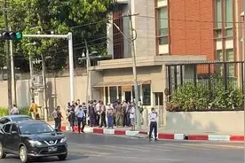 缅甸仰光美国中心遭枪击 暂无人员伤亡图片