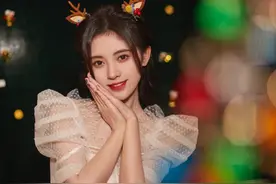 鞠婧祎｜圣诞写真，节日和你一样可爱图片