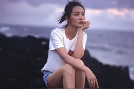 李沁的金莲脚有多小？魏大勋小心翼翼抱起她，生怕用力过猛甩掉鞋图片