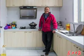 养猪前3年欠债18万元，被帮扶2年还清，我家出现了过去不敢想的变化图片