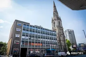 英国紧急宣布多个地区宵禁. 全英720所学校被迫再次关闭图片