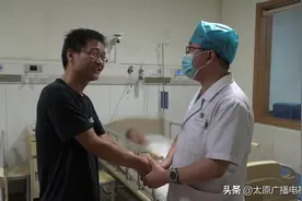 致敬！太原：雨夜奔波近千里，救死扶伤好医生图片