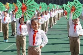 武术操+功夫扇，你见过如此帅气的课间操吗？图片