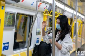 半岛记者试乘地铁1号线南段：行驶平稳感受舒适，6分钟“青黄相接”图片