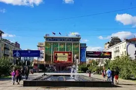 看蒙古国首都乌兰巴托，再看内蒙呼和浩特，如今差距不是一般大图片
