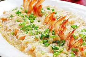 好吃的“锡纸烤虾”餐盘精美，蒜香扑鼻，这样做，好吃停不下来图片
