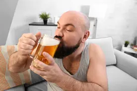 你为什么会有啤酒肚？图片