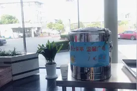 「基层动态」扬州广电总台工会组织开展夏季“送凉爽”慰问活动图片