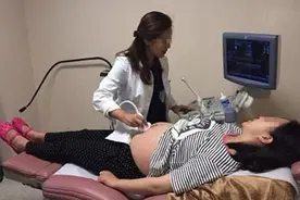 孕期“视力下降”正常吗？3种原因准妈妈要分清，避免影响恢复图片