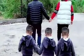 喜欢爸爸还是妈妈？这对3胞胎夫妻的游戏，让孩子“说”出答案图片