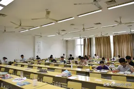 他高一上重点实验班，几乎抑郁，高二返回普通班，成绩第一图片