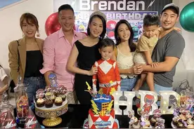 胡杏儿夫妇为长子办四岁生日派对，场面盛大，一家三口露幸福笑容图片
