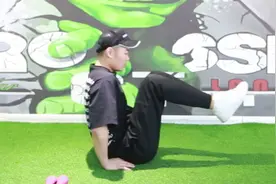 高强度虐腹动作，帮你减掉大肚腩练出完美腹肌，新手别错过视频封面
