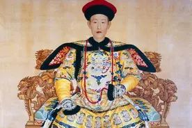 雍正的儿子弘昼"装疯卖傻"后半生，保后代荣华，他的八世孙更厉害图片