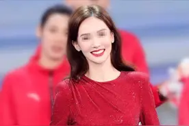 金晨第一次上春晚，绝了图片