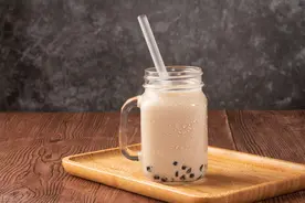 纸吸管遭网友吐槽，塑料吸管悄然回归，是什么难倒了庞大茶饮行业图片