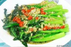 蚝油菜心怎么做？厨师长分享一招，清脆爽口，色泽翠绿又入味图片