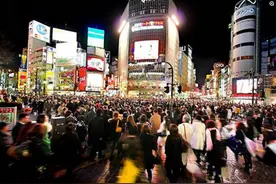 能把人挤到意外“怀孕”的日本地铁，网友热议：这地铁名字绝了图片