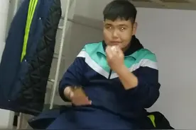 这是我室友，每天都不洗脚，就知道吃，脚很臭，怎么提醒他洗脚图片