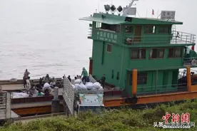 他“吃了熊心豹子胆” 专在湄公河上闯“鬼门关”图片