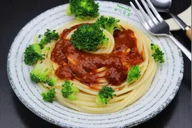 美食分享：西兰花拌面、重庆小面面条、素菜臊子面的简单做法图片