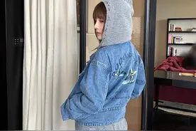 李小璐为网店销量豁出去了，亲自上阵当模特，38岁还演绎少女风图片