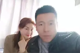 60后大妈嫁给80后小伙，这是真爱吗？网友：差20，这是找了个妈图片