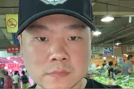 他是岳云鹏的亲弟弟，大家都告诉他可以靠哥哥享福，而他却这样说图片