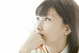 小说：校花表白学霸两次，没有回应，她决定在迎新晚会上当众表白图片