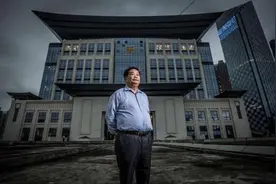 曹德旺与美国博弈的三战三胜，是华为走出困境的希望之光图片