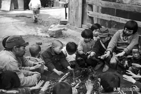 二战后，日本不堪回首的往事，百姓吃树皮度日，女性毫无尊严活着图片