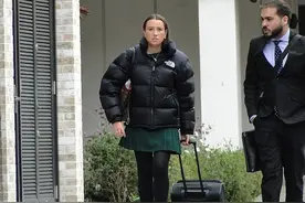 英汇丰银行女实习生，与大30岁经理有染，分手后骚扰其女儿成罪犯图片