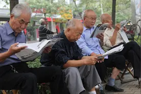 家里有退休金过万的老人，子女是不是很自豪和孝顺？图片