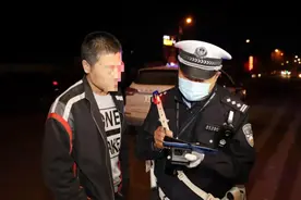一线微观 | 货车驾驶人，请注意这项交通违法一次扣六分！有的人已被降型...图片