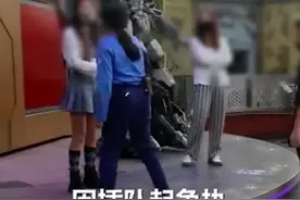 环球影城两游客疑因插队起争执！威震天劝架无果：那我走图片