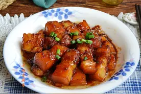红烧肉做法有很多，但是无水红烧肉你会做吗？来跟着黄磊大厨做吧图片