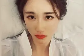 小说：一个将手腕使到淋漓尽致的女人图片