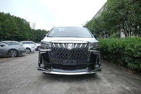 这样的埃尔法四座版，才是商务车的天花板，气场十足图片