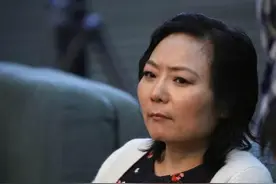 重庆女首富，身价700亿，给前夫分手费200亿，出门开奥迪图片