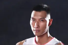 中国男篮第一人易建联图片
