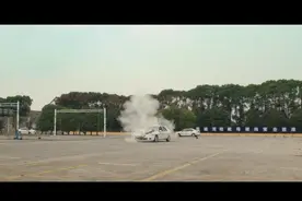 飞驰人生，超燃搞笑片段混剪，够我笑一天图片