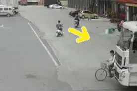 触目惊心！潮汕路段一骑单车男子惨遭大车碾压，不断挣扎图片