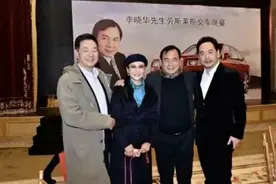 法拉利车主喜提劳斯莱斯，提车现场让人不淡定，不得不羡慕他图片